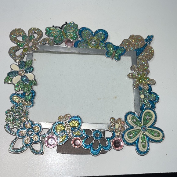 Ornate Retro Floral Butterfly Picture Frame With Glitter Enamel & Jewel Detail - Picture 4 of 7